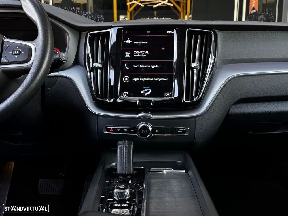 Volvo XC 60 2.0 B4 Momentum Plus - 19