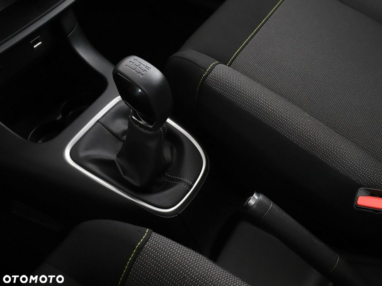 Citroën C3 1.2 PureTech GPF Shine - 29