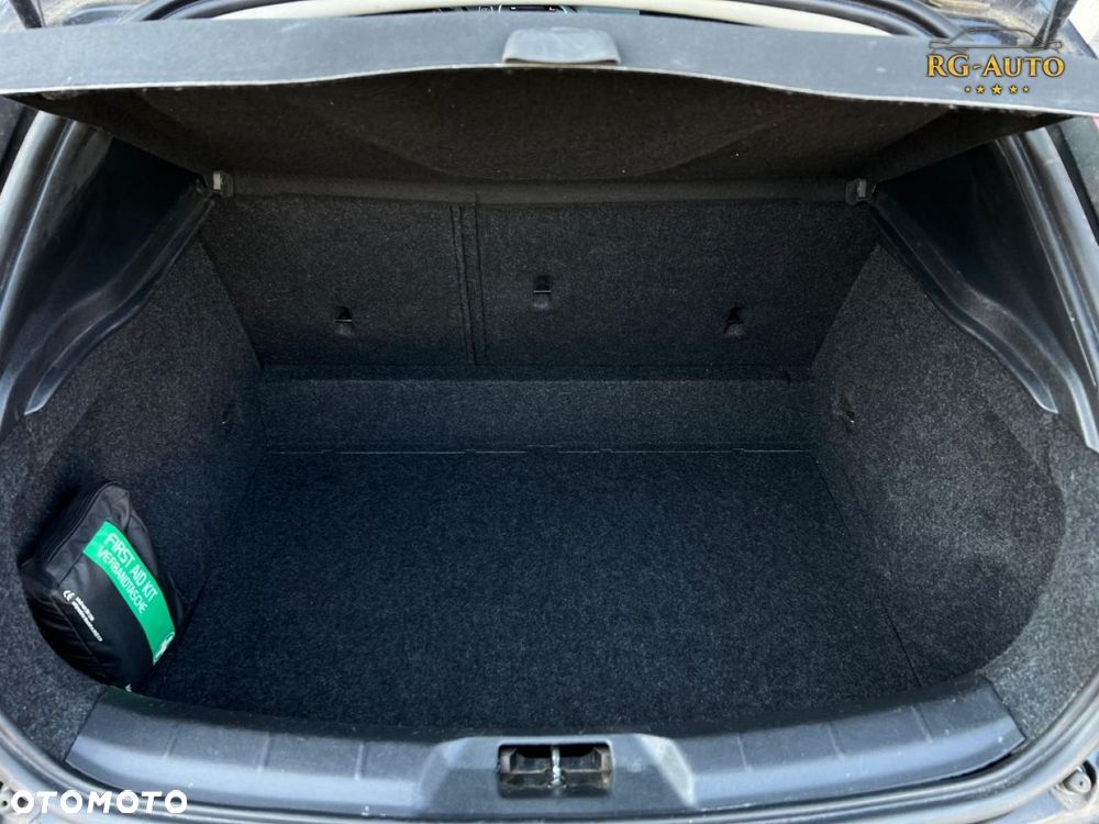 Volvo V40 - 27