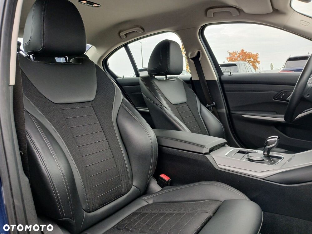 BMW Seria 3 318i Advantage - 12