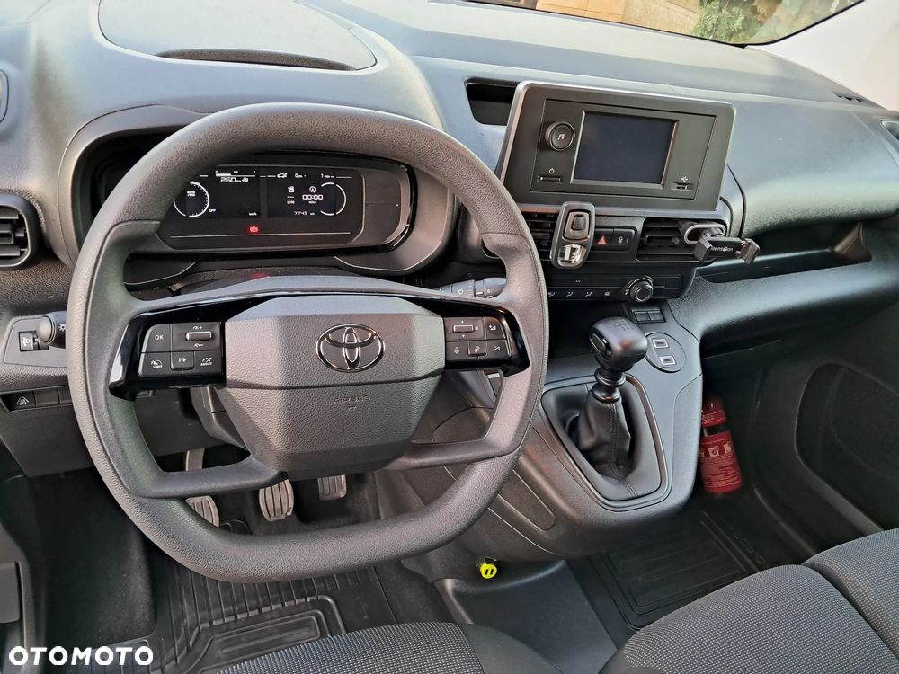 Toyota PROACEcity - 16