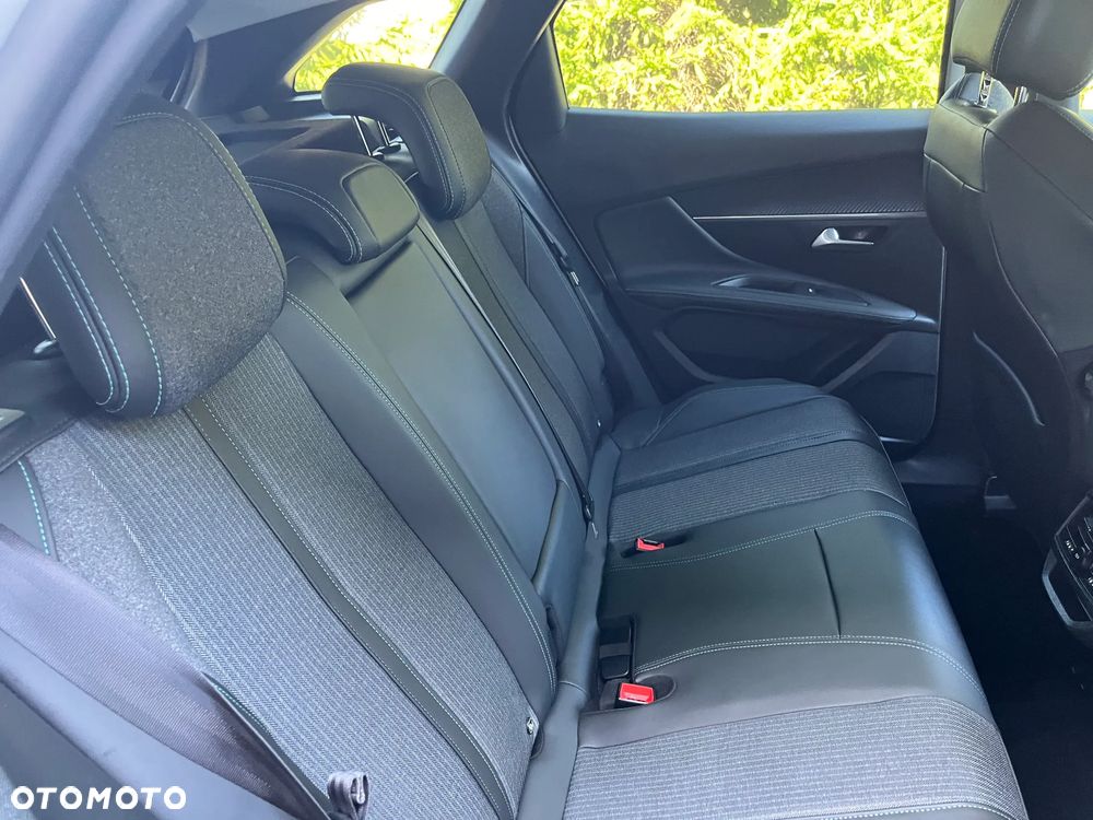 Peugeot 3008 1.6 PureTech Hybrid PHEV Allure Pack S&S EAT8 - 17