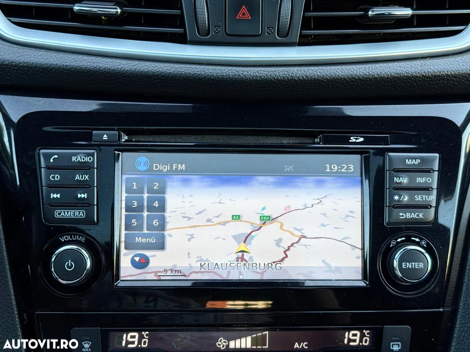 Nissan Qashqai 1.2 DIG-T Start/Stop X-TRONIC N-Connecta - 24