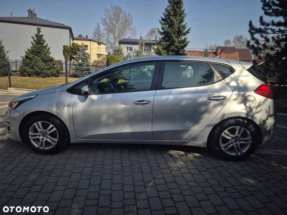 Kia Ceed 1.4 CVVT Dream Team Edition - 29