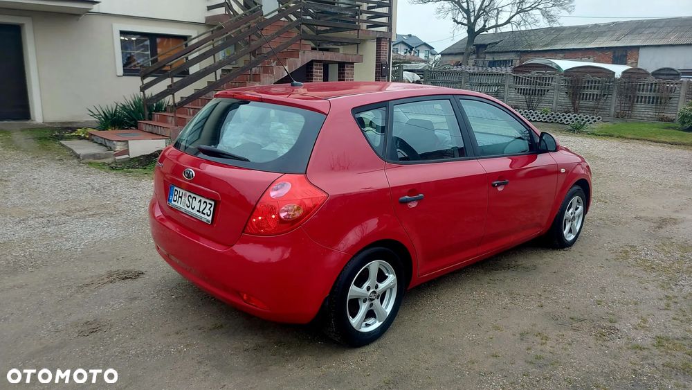 Kia Ceed 1.4 CVVT Attract - 8