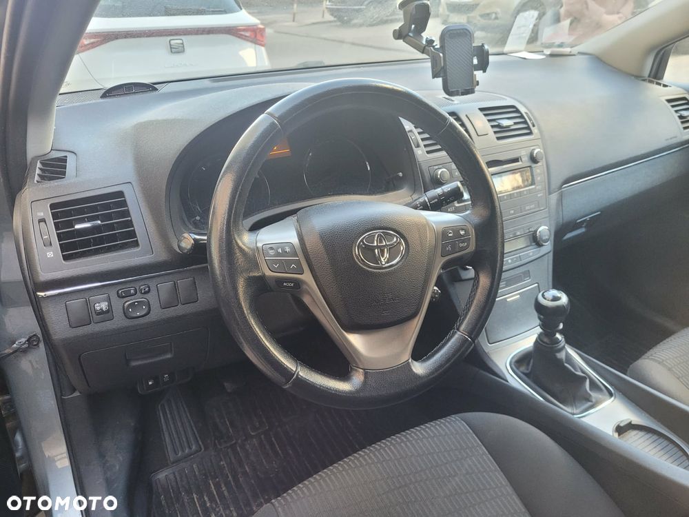 Toyota Avensis 2.0 D-4D - 14