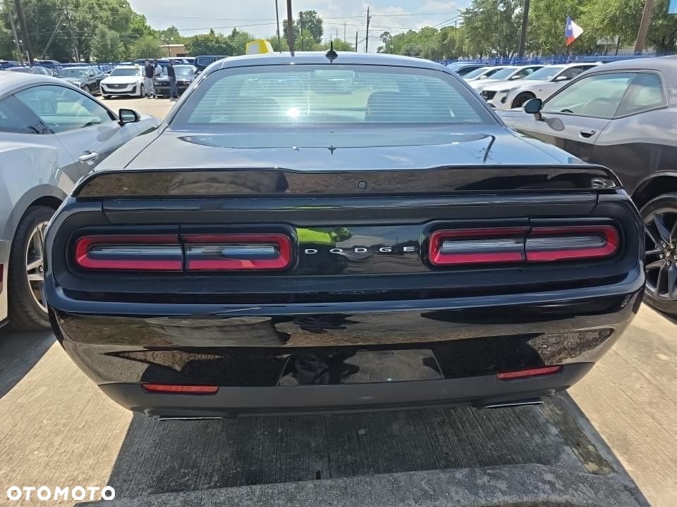 Dodge Challenger 5.7 R/T - 6