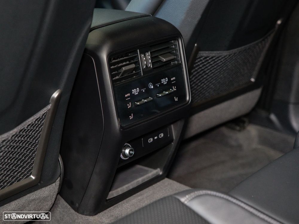 Porsche Cayenne Coupé E-Hybrid Black Edition - 34