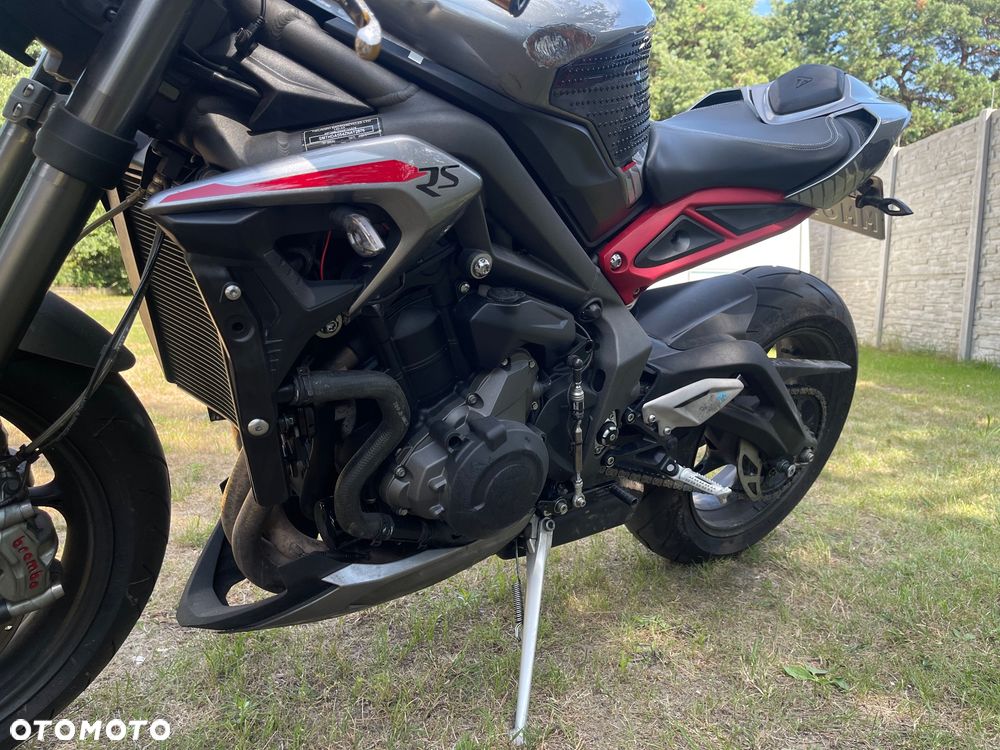 Triumph Street Triple - 18