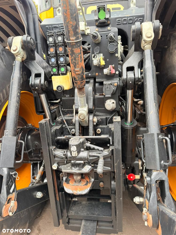 JCB Fastrac 8330 - 18