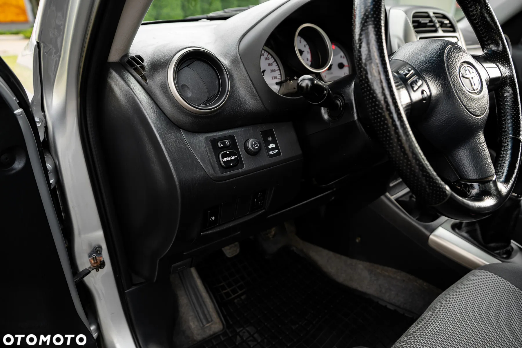 Toyota RAV4 2.0 VVT-i Sol - 25