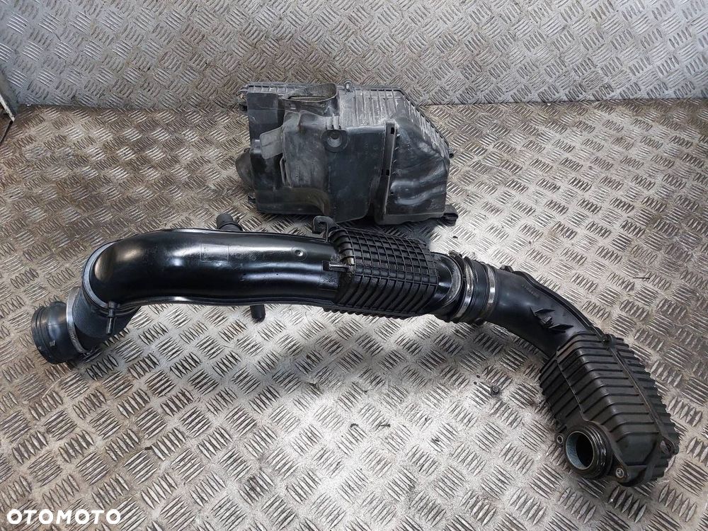OBUDOWA FILTRA + PRZEPŁYWOMIERZ RURA VOLVO V70 III 2.0 T5 31319684 31319692 - 7