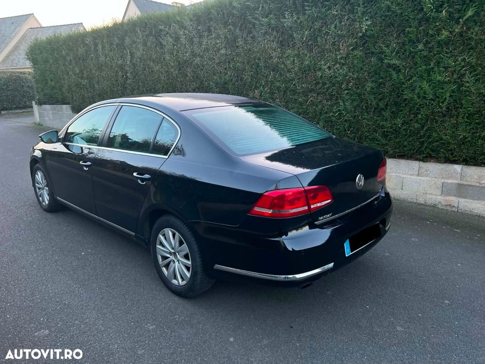 Volkswagen Passat - 4