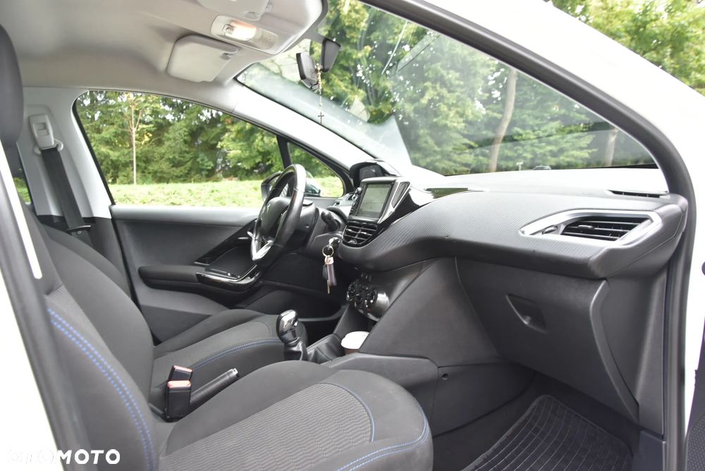 Peugeot 208 Blue-HDi 100 Stop&Start Active - 10