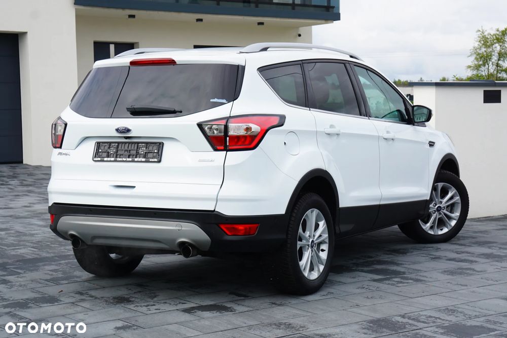 Ford Kuga 1.5 EcoBoost 2x4 Titanium - 17