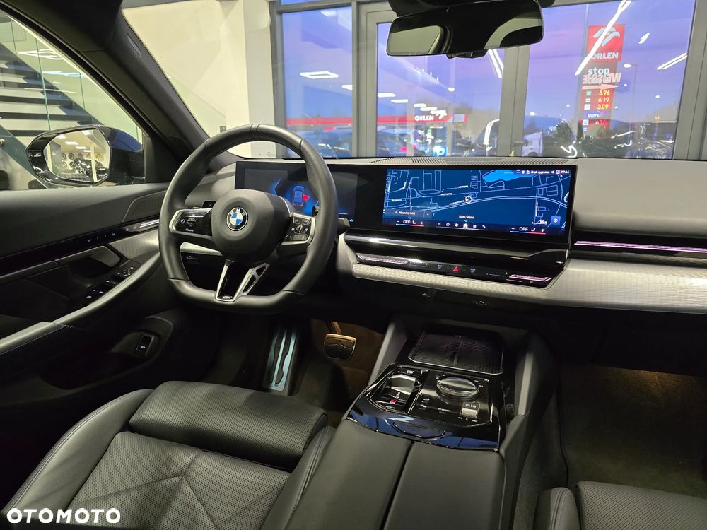 BMW Seria 5 520d xDrive - 14