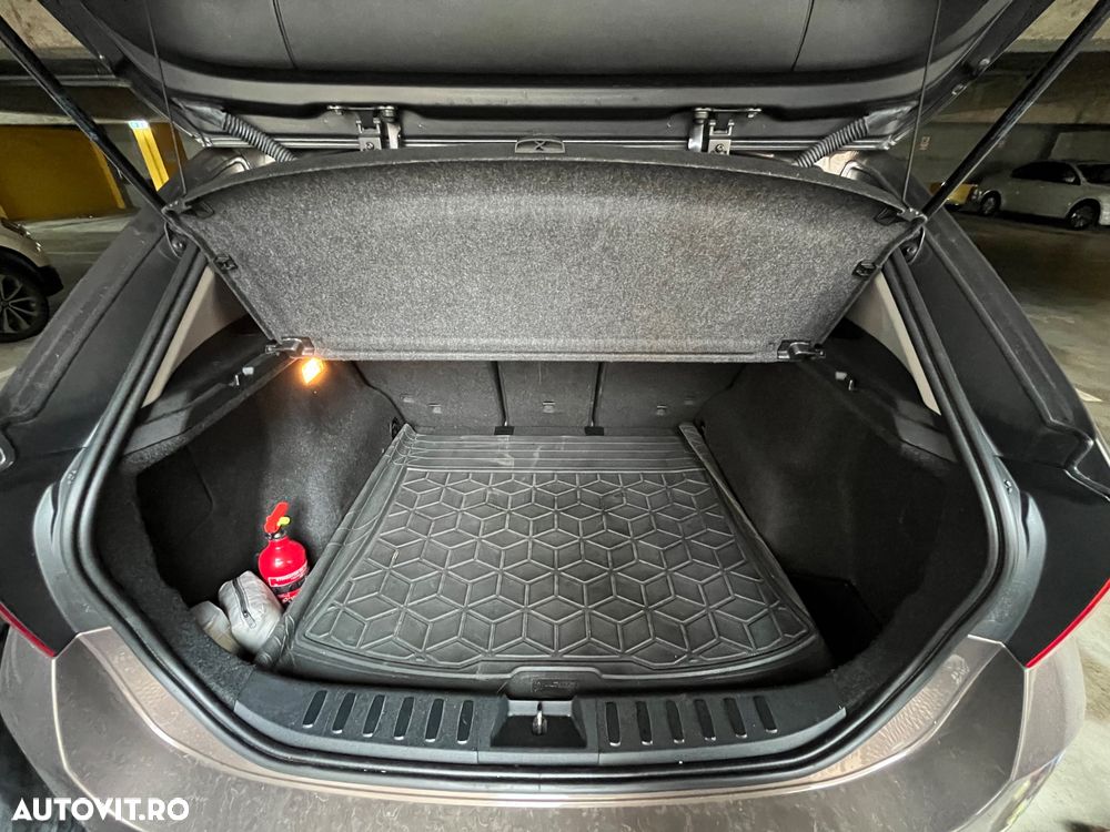 BMW X1 sDrive18d - 9