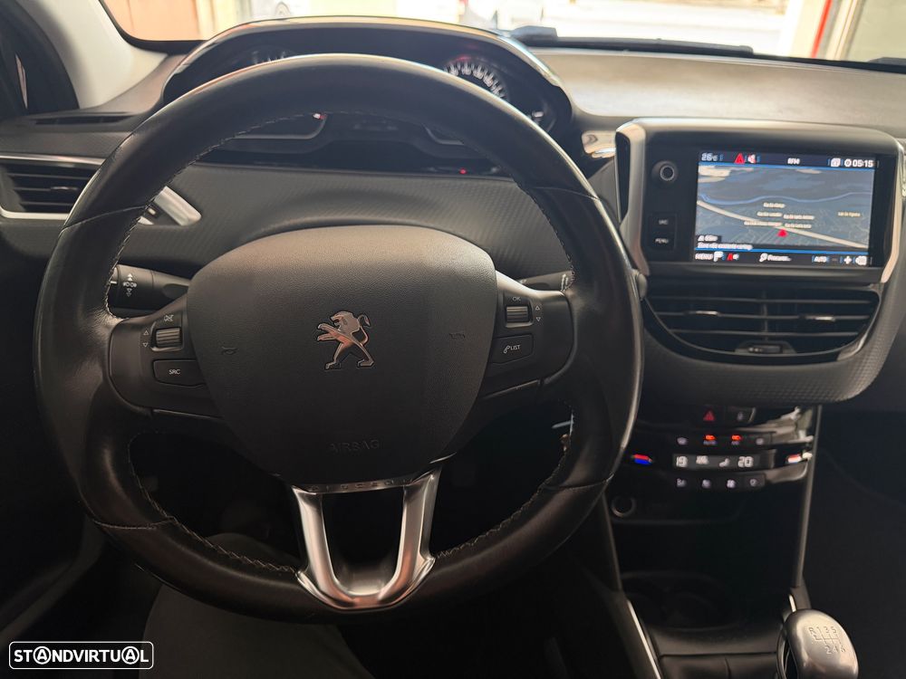 Peugeot 208 BlueHDi 100 Allure - 15