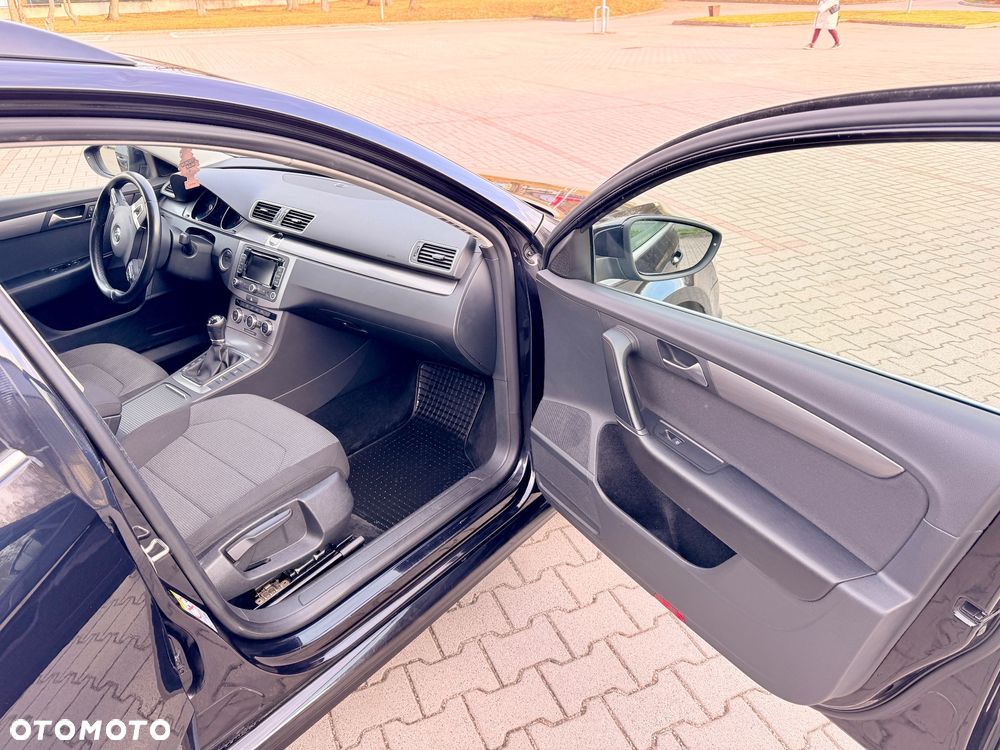 Volkswagen Passat 2.0 TDI BlueMotion Technology R-Line - 17
