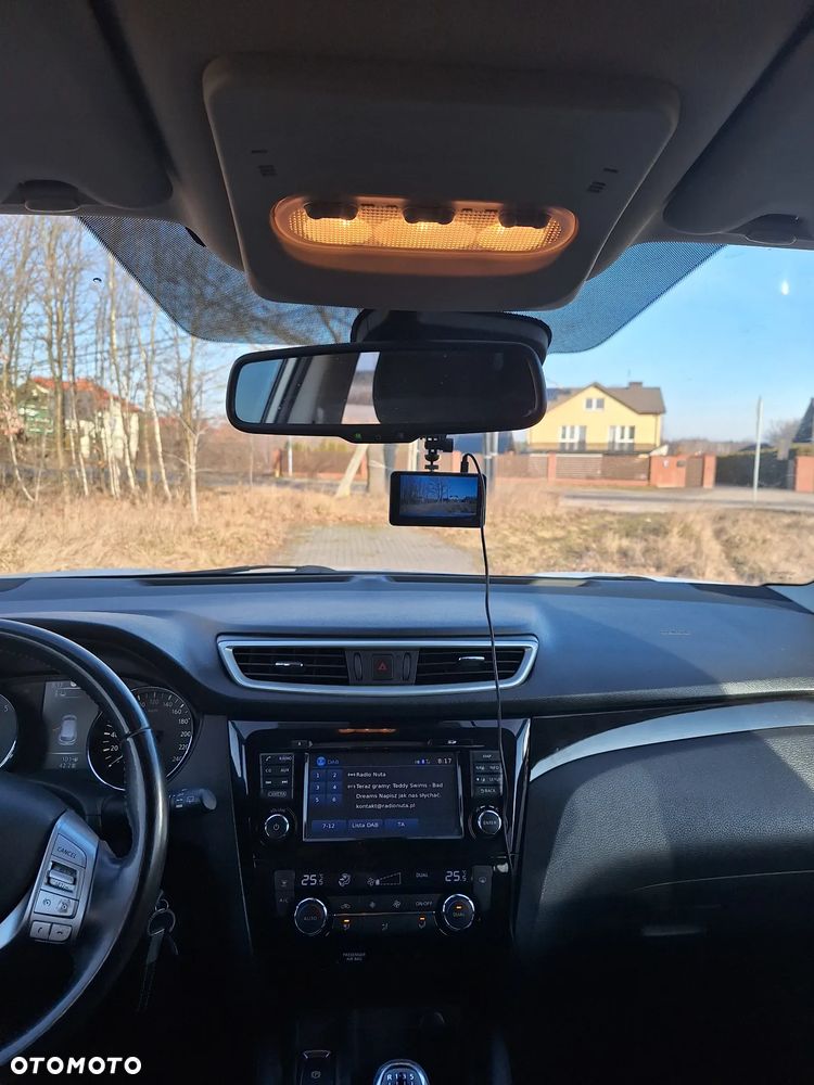 Nissan Qashqai 1.2 DIG-T N-Connecta EU6 - 11