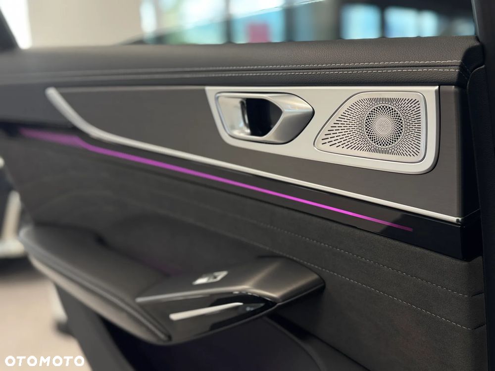 Hongqi H9 2.0T Deluxe - 14