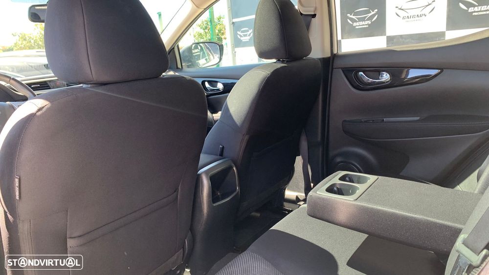 Nissan Qashqai 1.5 dCi N-Connecta - 26