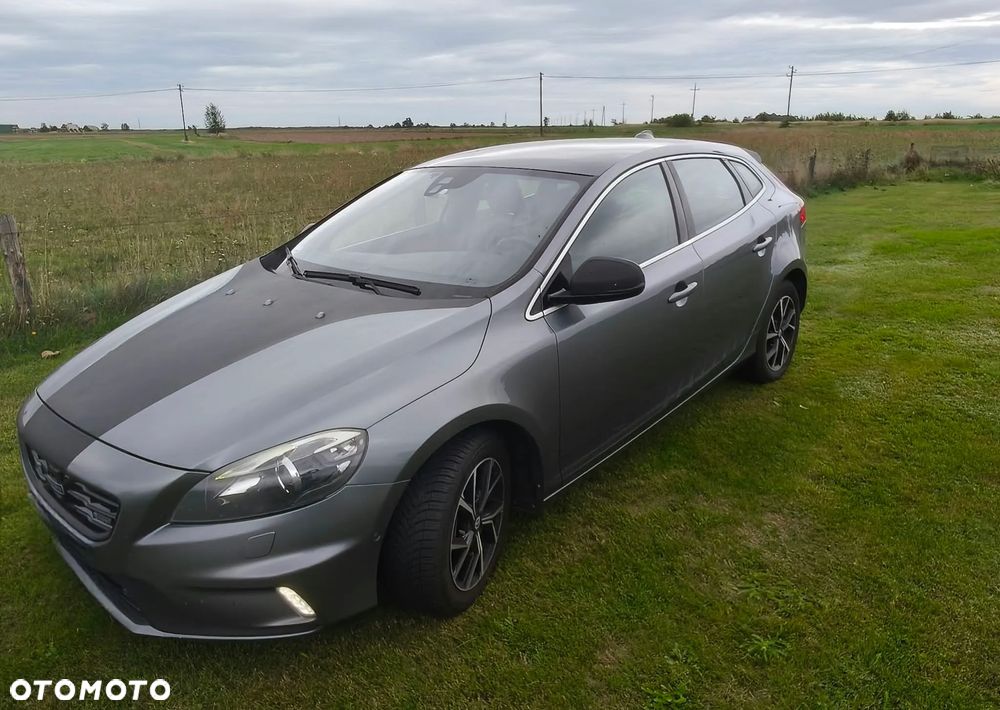 Volvo V40 D4 Drive-E R-Design Summum - 1