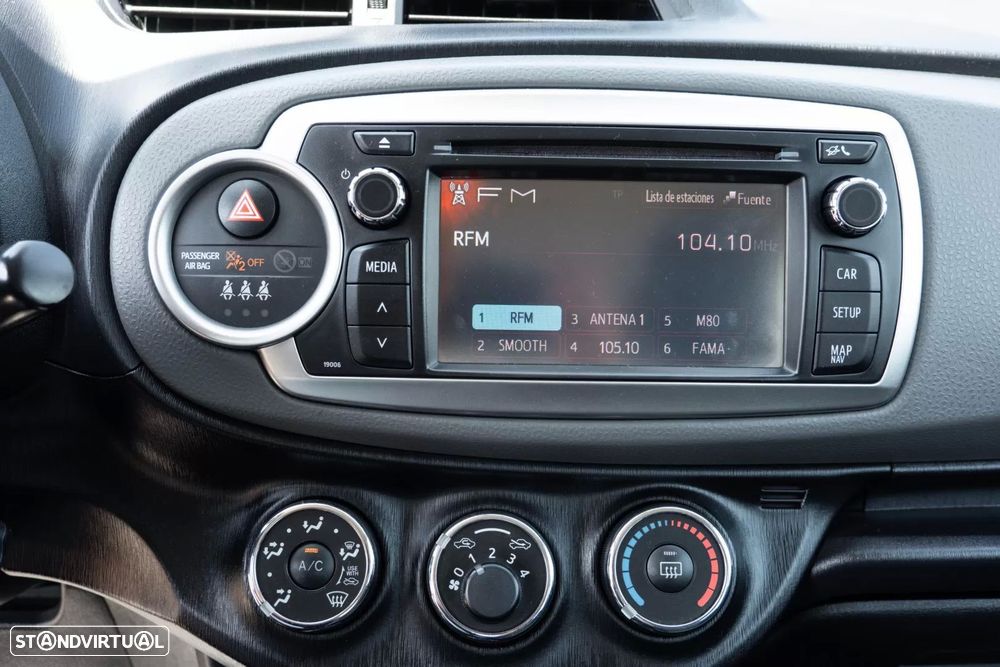 Toyota Yaris 1.4 D-4D Exclusive - 17