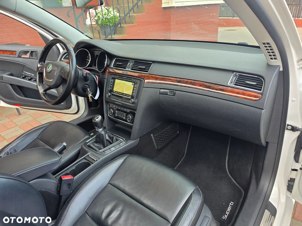 Skoda Superb 2.0 TDI Exclusive - 17