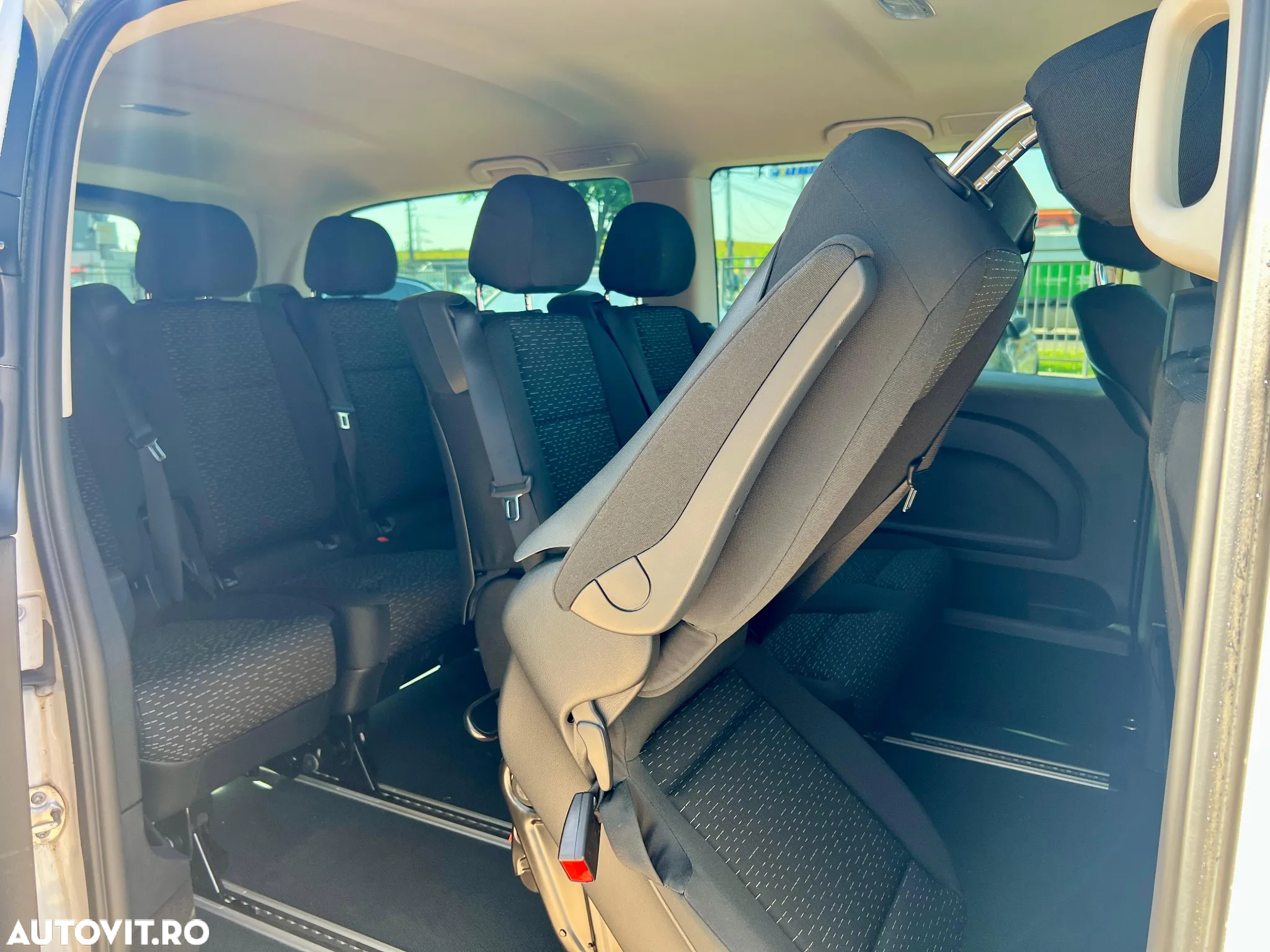 Mercedes-Benz Vito eVito Tourer Extra-Lung 90 kWh 204CP FWD - 12
