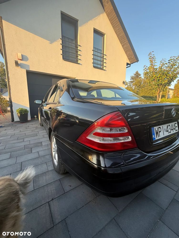 Mercedes-Benz Klasa C 180 Classic - 11