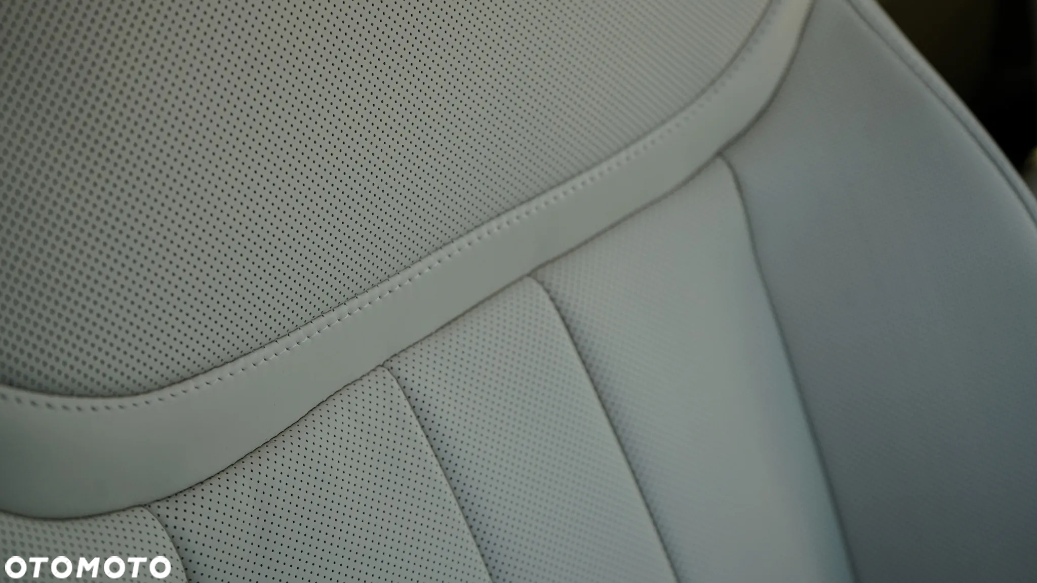 Land Rover Range Rover P460e Hybrid Autobiography - 13