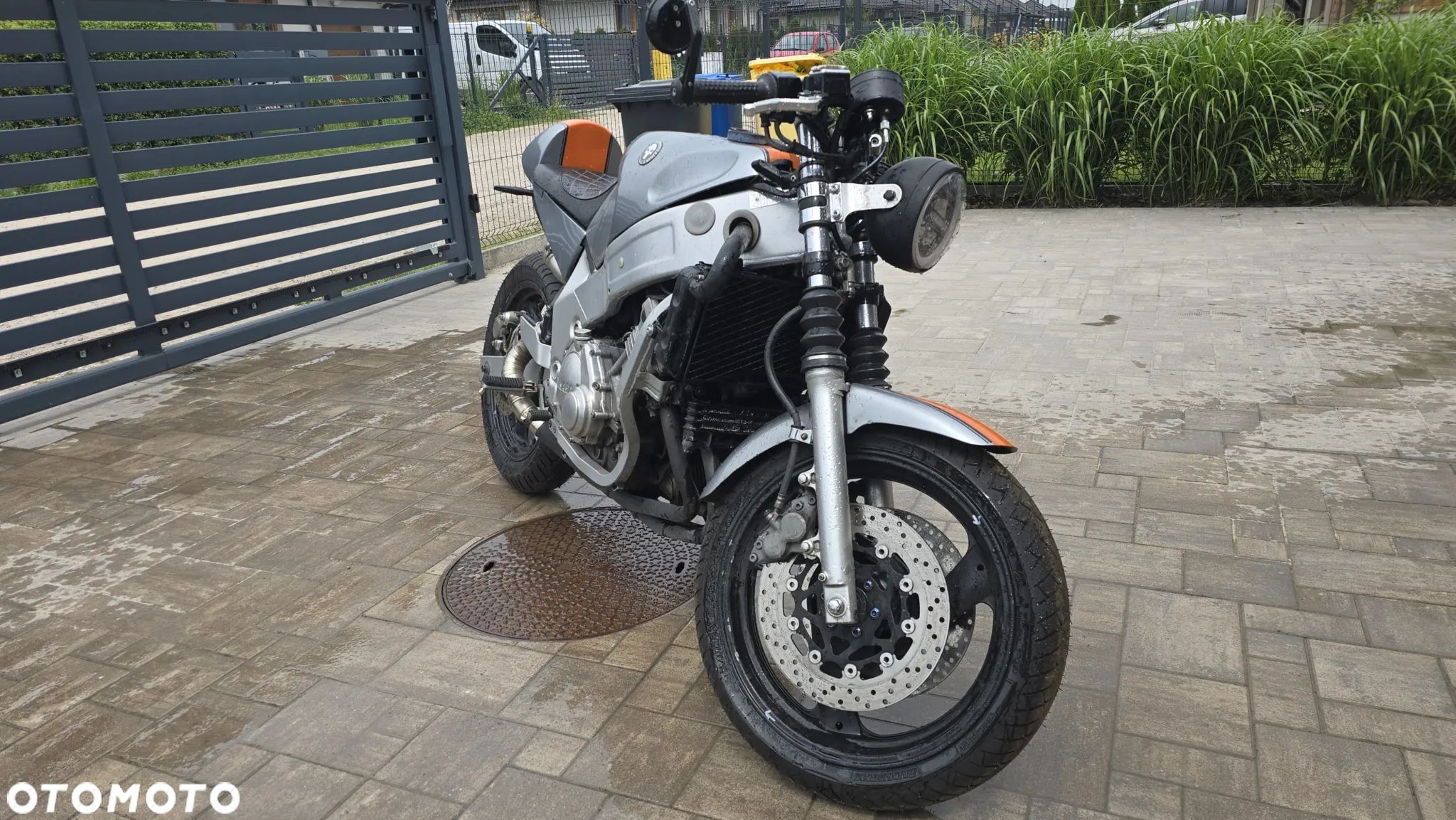 Yamaha FZR - 1