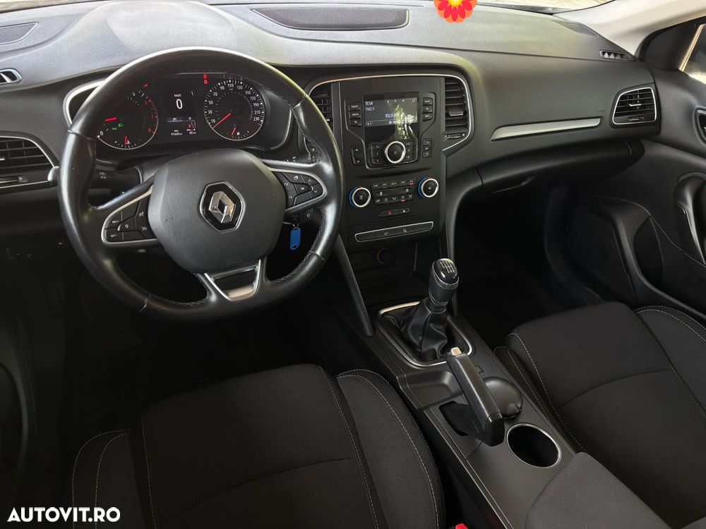 Renault Megane TCE 114 GPF Life - 25