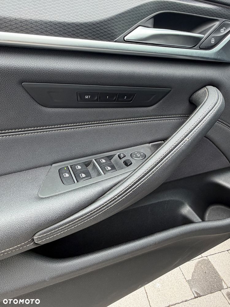BMW Seria 5 520d xDrive mHEV M Sport sport - 12