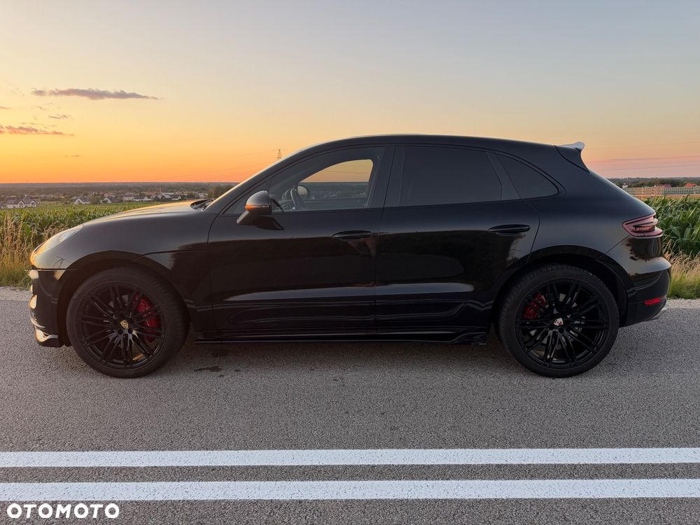 Porsche Macan Turbo - 8