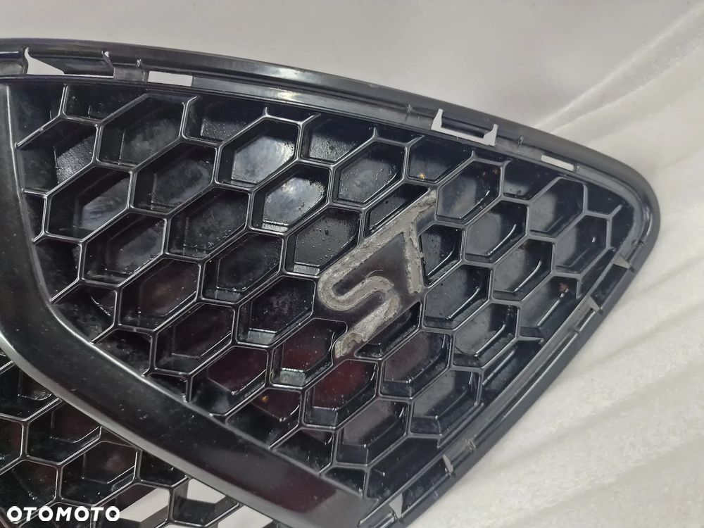 FORD FOCUS MK3 ST / ST-LINE 12- KRATKA ŚRODKOWA ZDERZAKA PRZEDNIEGO PRZÓD , NR CM51-17B968-A , NR AUKCJI KR287 - 6