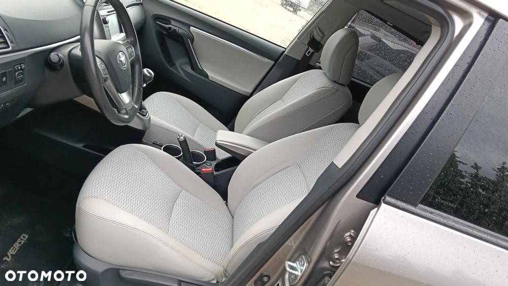 Toyota Verso 1.6 D-4D Prestige - 15