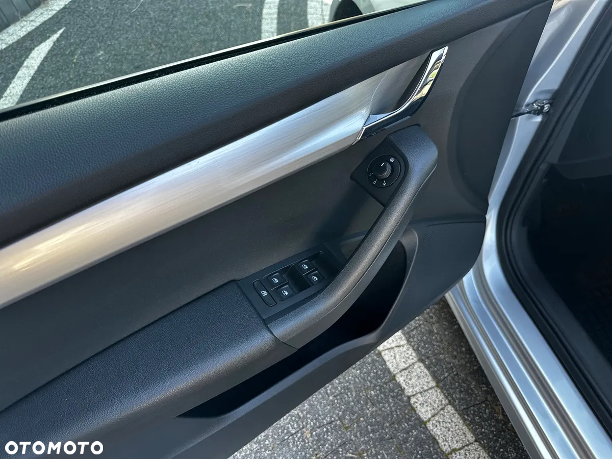 Skoda Octavia 2.0 TDI SCR Style DSG - 34