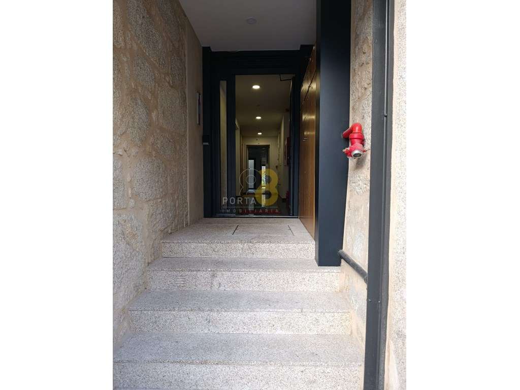 T1 Restaurado com Jardim Privado no Coração do Porto - Grande imagem: 2/23