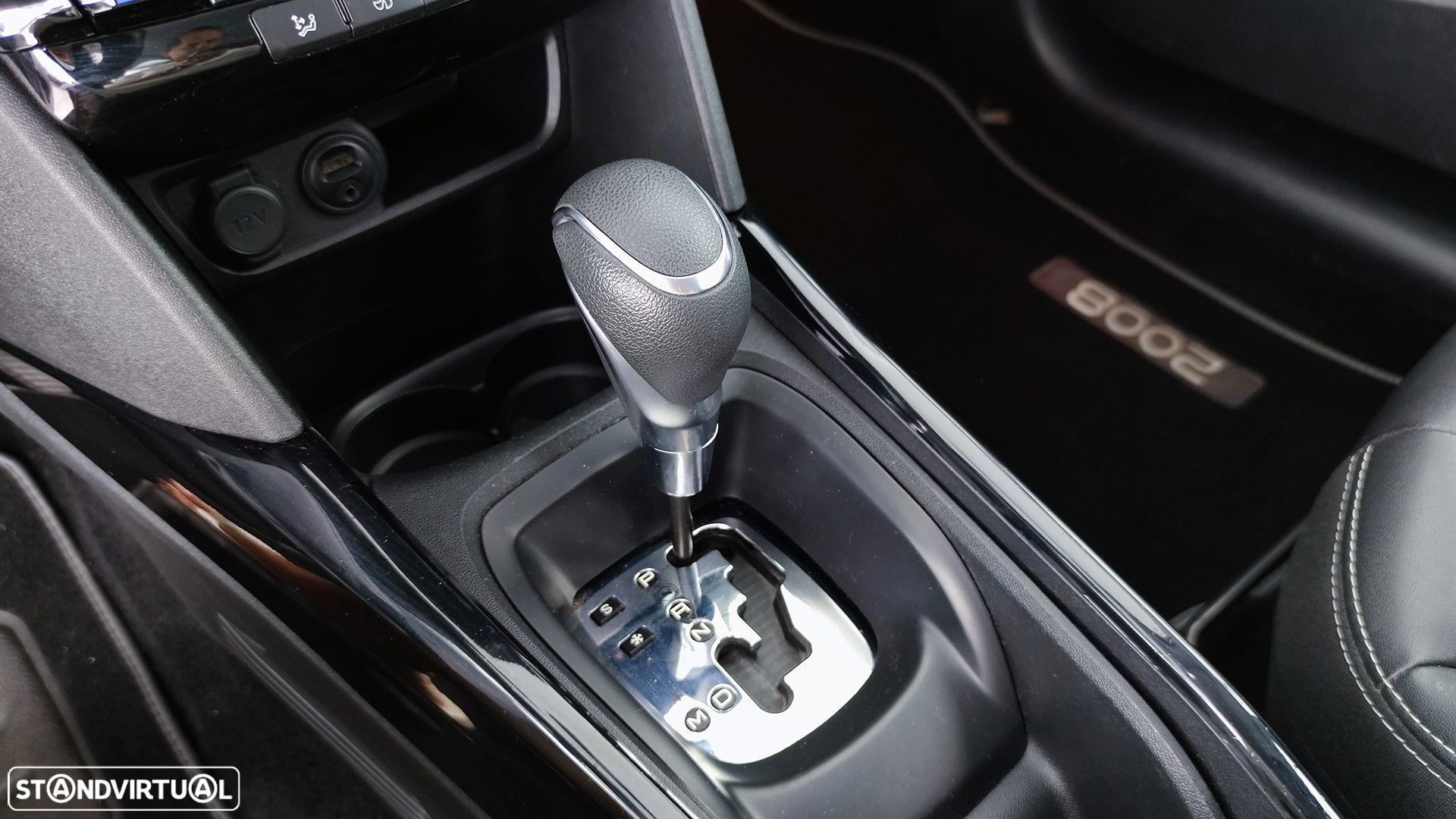 Peugeot 2008 1.2 PureTech Allure EAT6 - 36