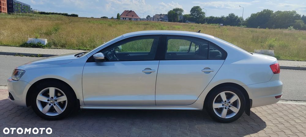 Volkswagen Jetta 1.6 TDI Trendline - 3