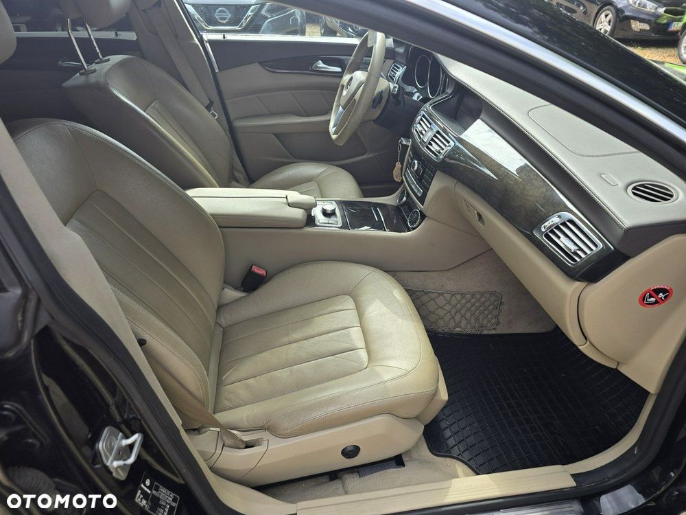 Mercedes-Benz CLS - 9