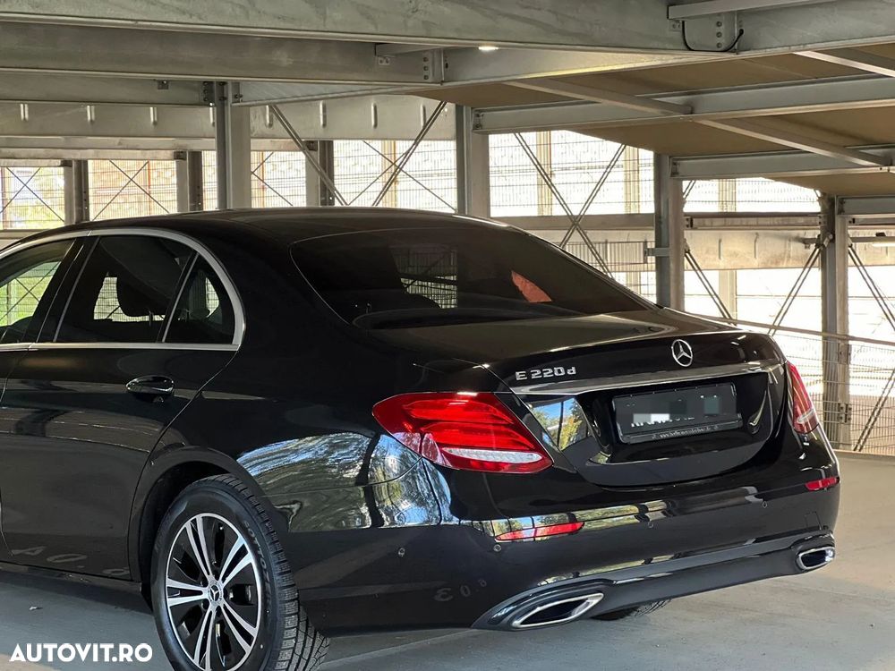Mercedes-Benz E 220 d T 9G-TRONIC AMG Line - 21