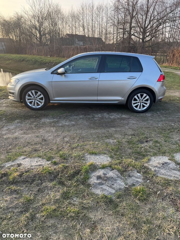 Volkswagen Golf - 5