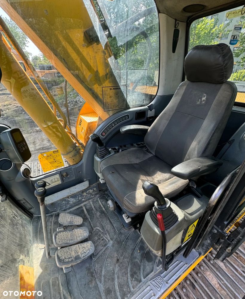 JCB JS 220 LC - 11