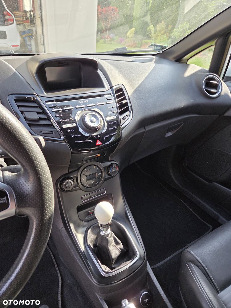 Ford Fiesta ST2 - 8