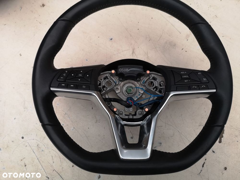 Nissan Qashqai J11 17-21 Kierownica multifunkcyjna Skóra