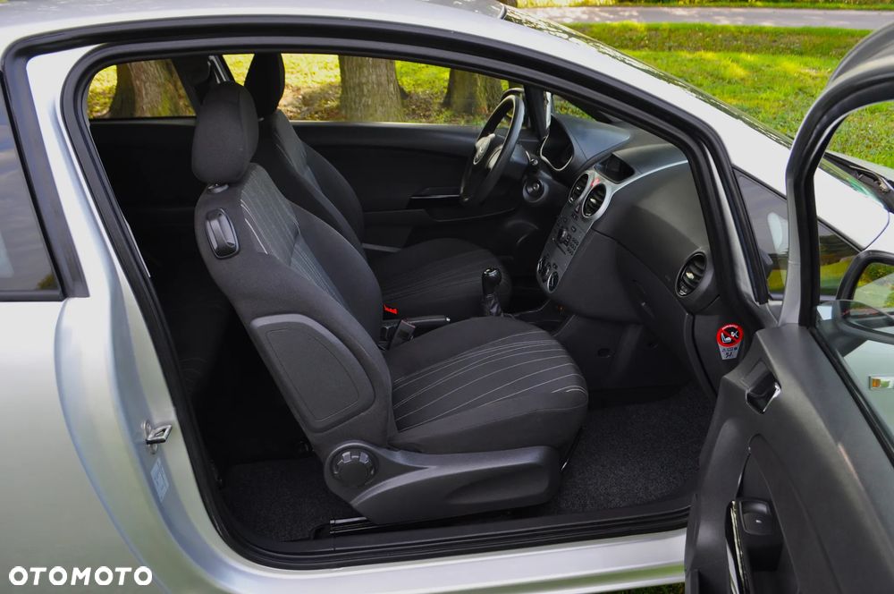 Opel Corsa 1.0 12V Essentia - 21