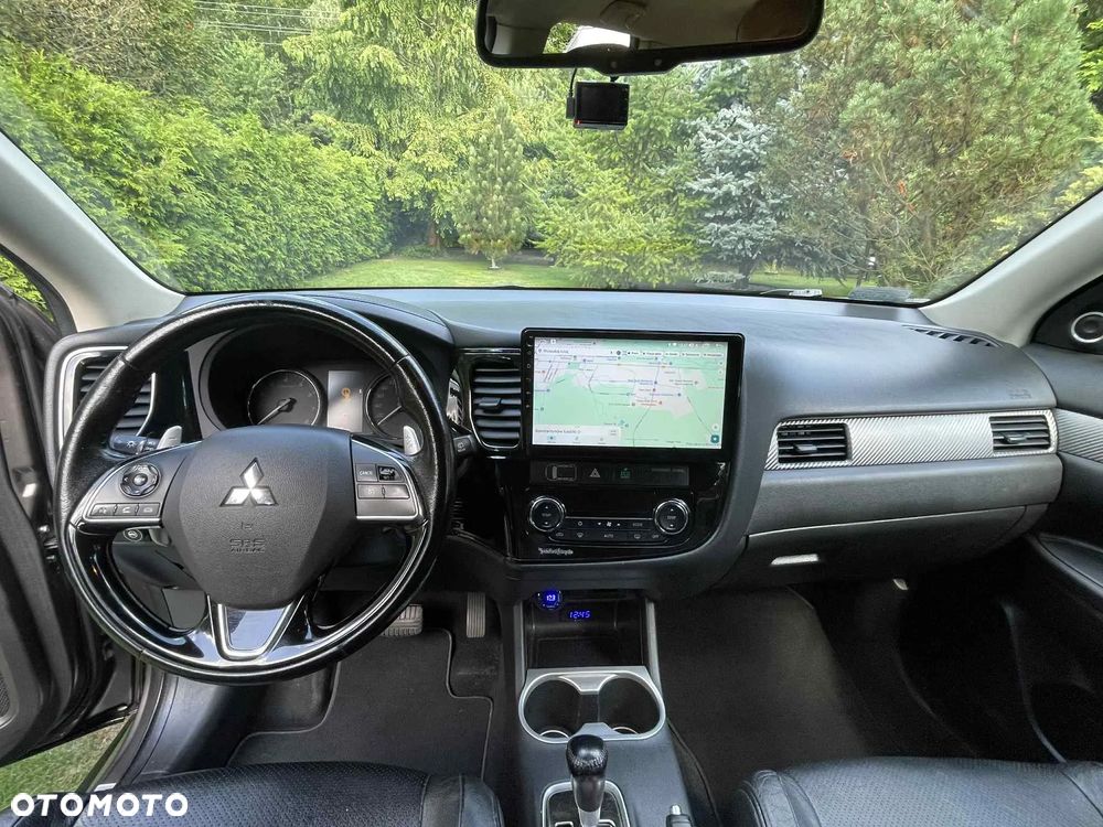 Mitsubishi Outlander 2.0 Instyle Navi 4WD CVT - 11